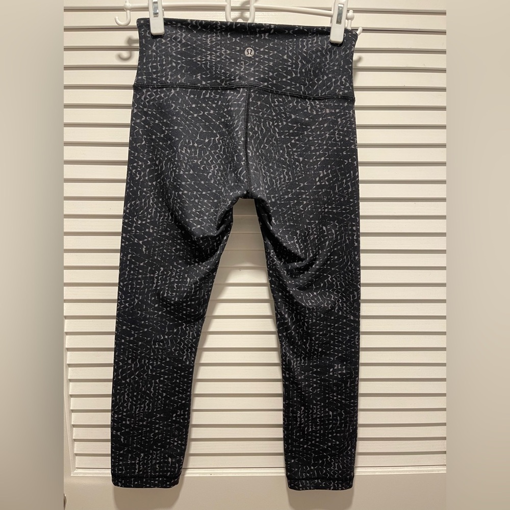 Women's LULULEMON INSPIRE TIGHT, Samba Snake Battleship Black Size 4 Ankle